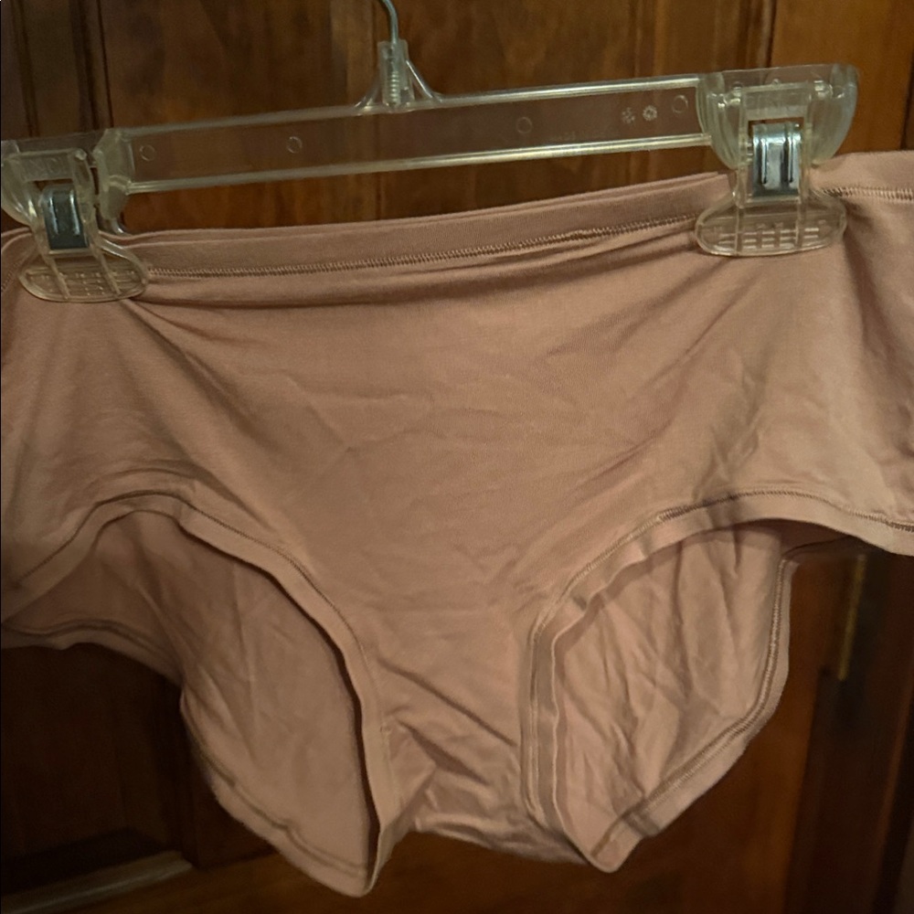 BNWT Aerie boy shorts undies Small